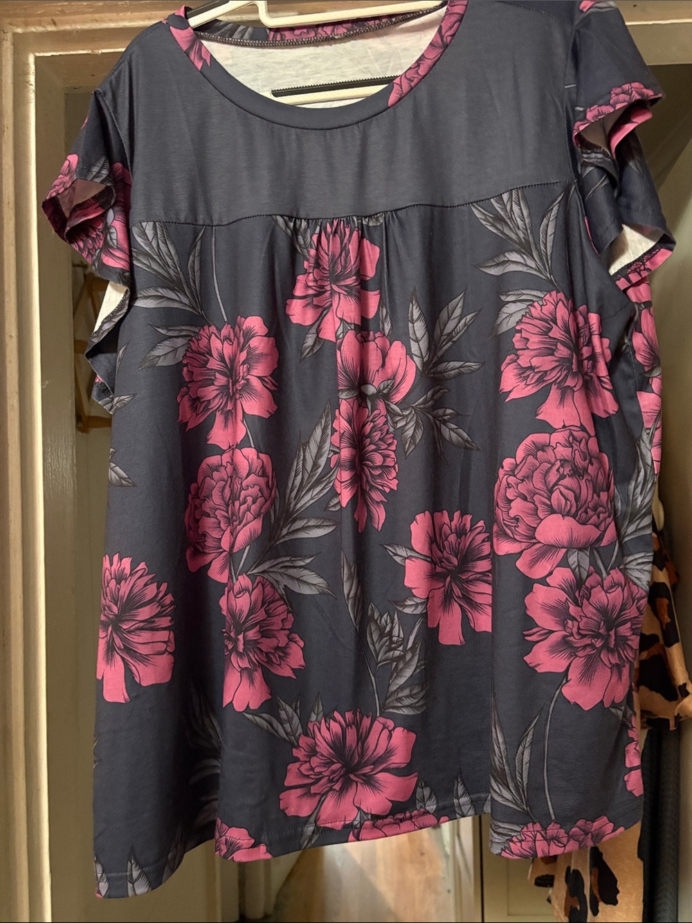 Source Unknown Pink Floral Short-Sleeve Tunic on Navy